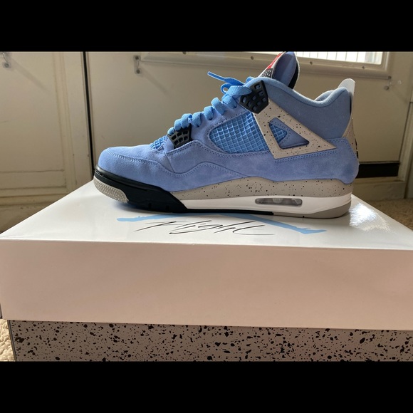Air Jordan 4 Retro - Picture 2 of 6